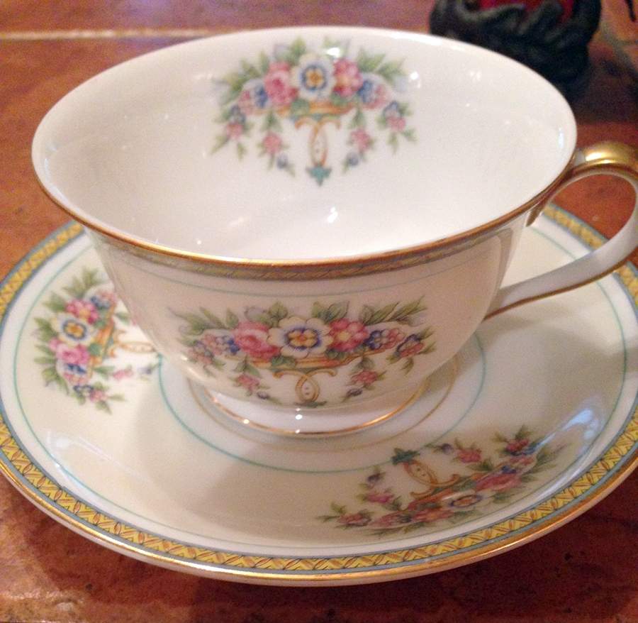 N580 Footed Cup & Saucer Set by Noritake-1