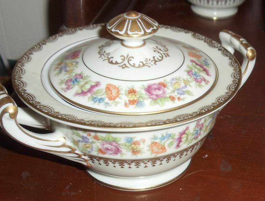 N625 Sugar Bowl & Lid by Noritake-1