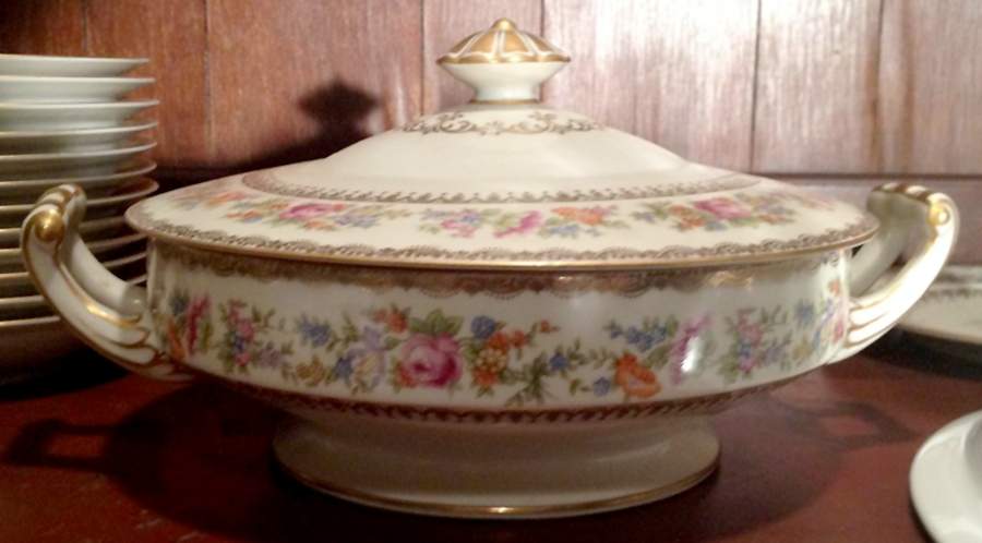 N625 Round Covered Vegetable by Noritake-1