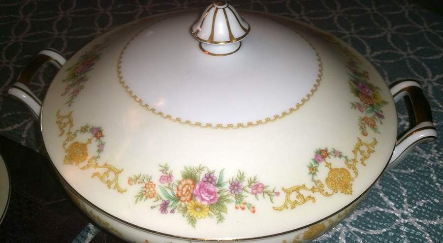 N641 Round Covered Vegetable by Noritake-1
