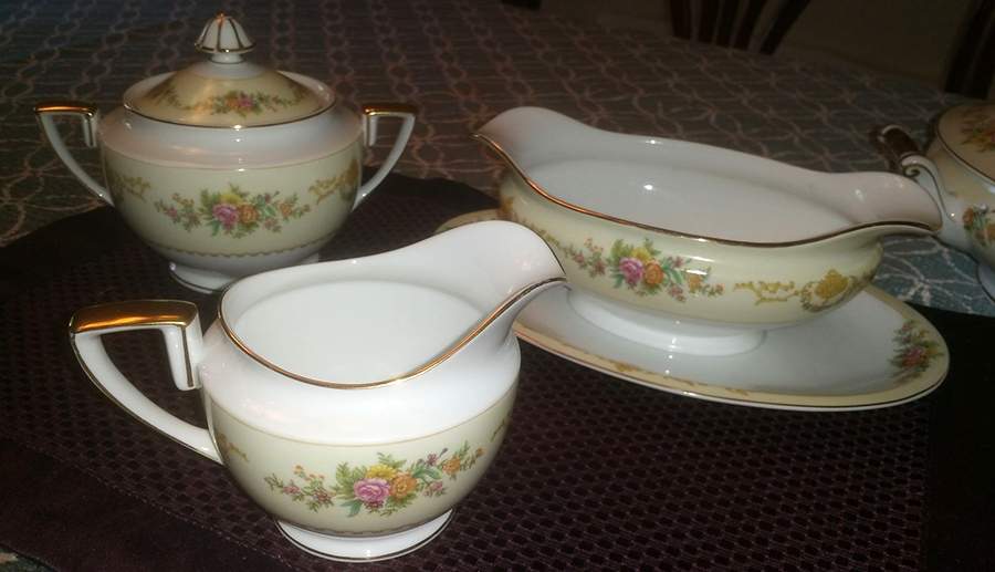 N641 Creamer by Noritake-1