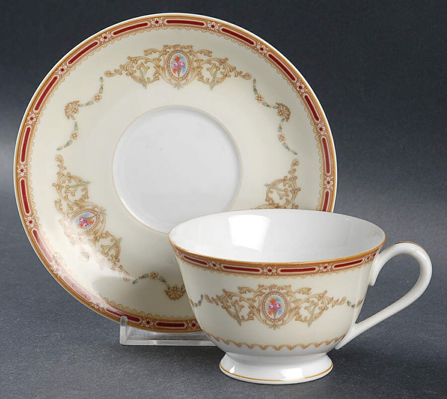 N662 Footed Cup & Saucer Set by Noritake-1