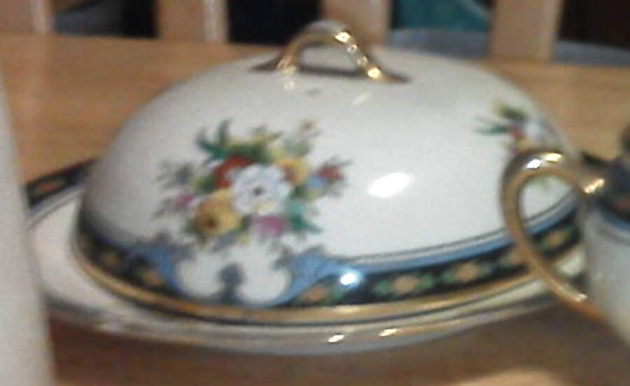 N678 Muffin Dish & Lid by Noritake-1