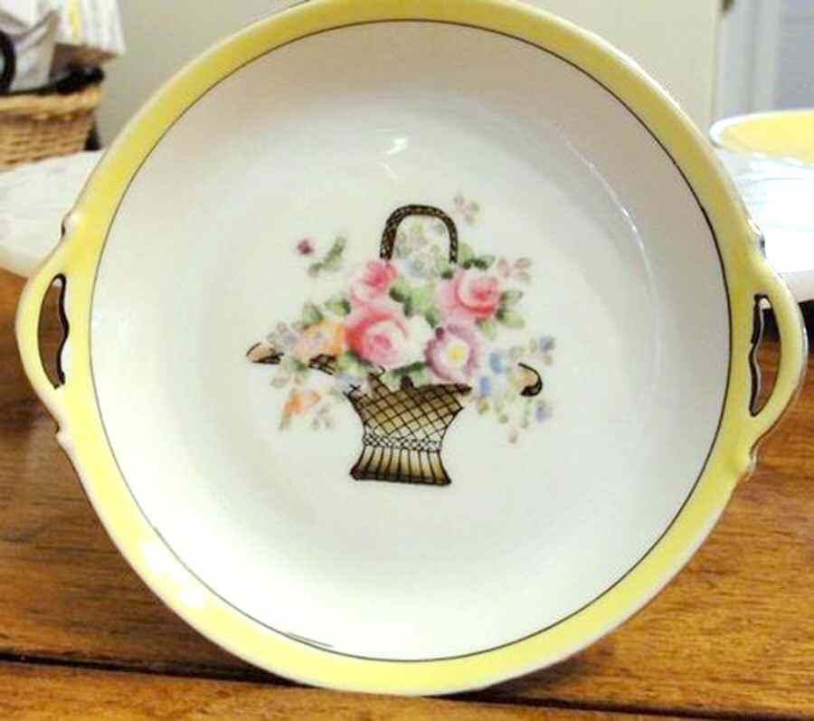 N748 Handled Cake Plate by Noritake-1