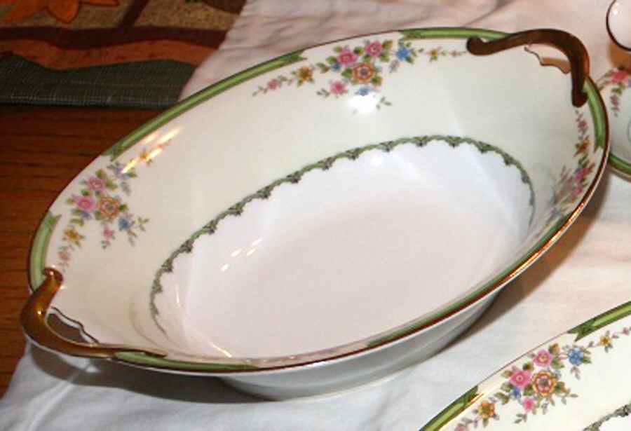 N798 10" Oval Vegetable Bowl by Noritake-1