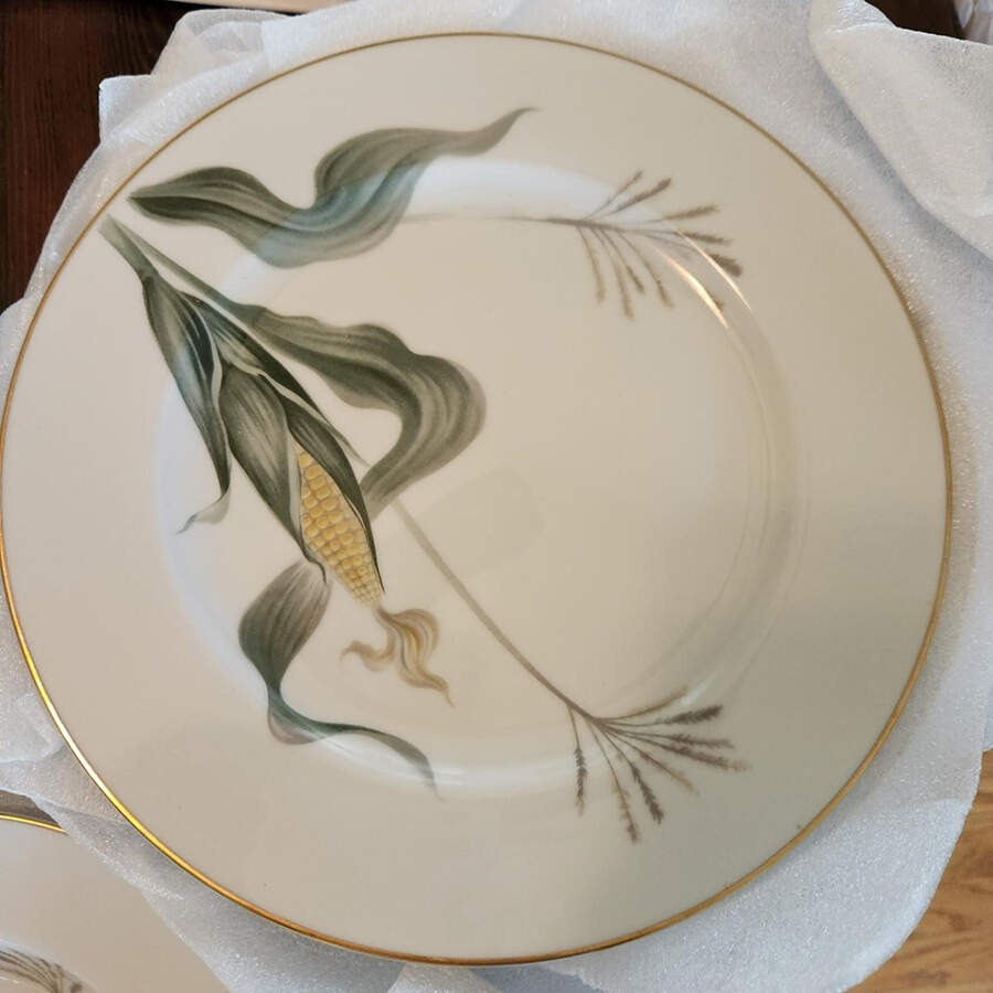 N831 Dinner Plate by Noritake-1