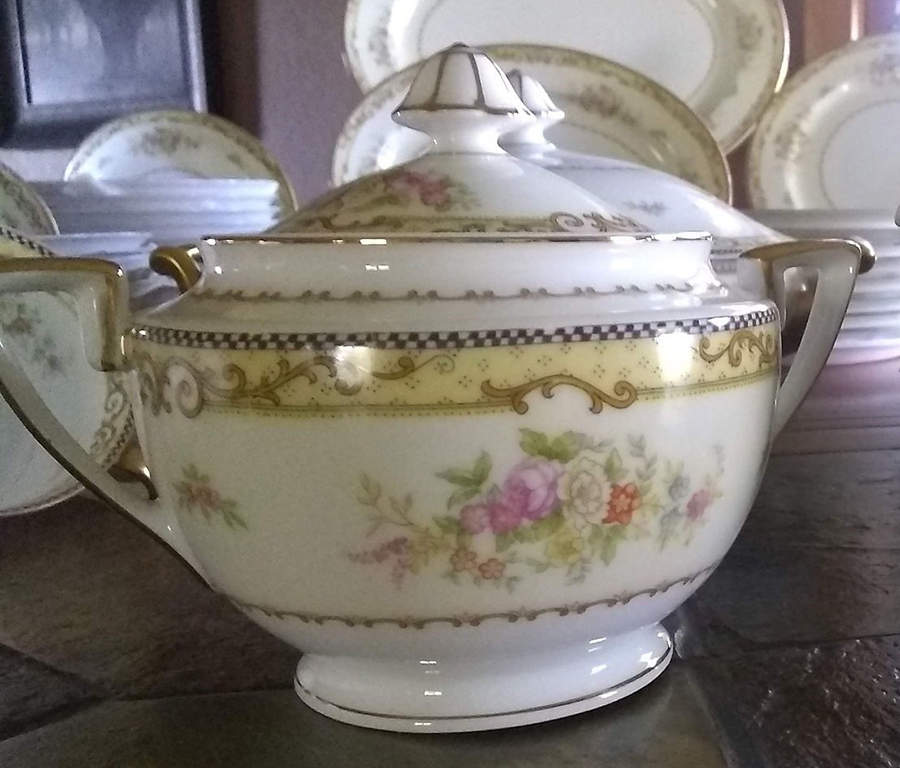 N868 Sugar Bowl & Lid by Noritake-1