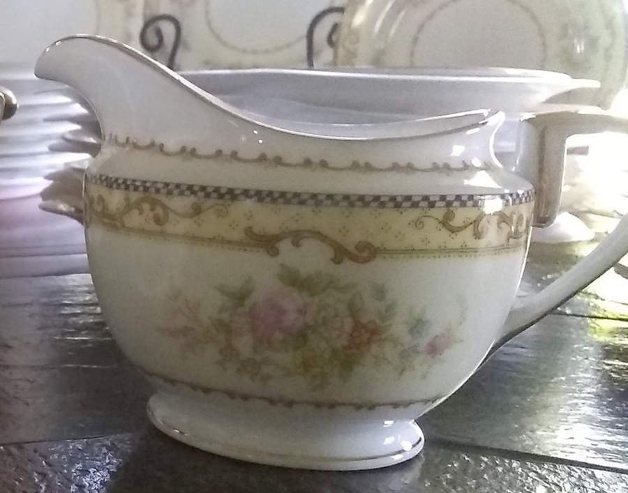 N868 Creamer by Noritake-1