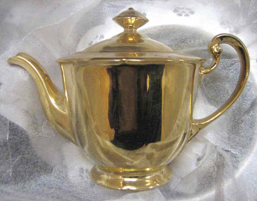 N876 Teapot & Lid by Noritake-1