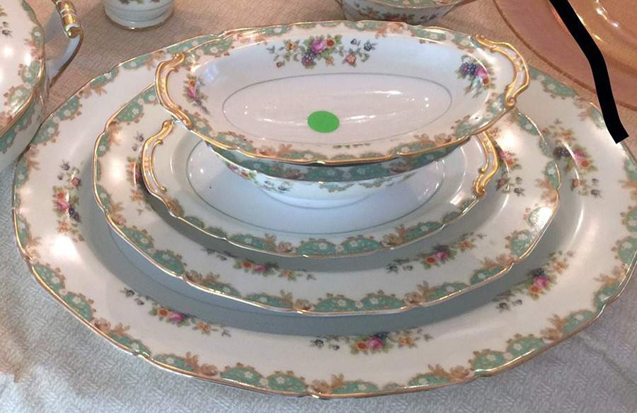N897 12" Oval Serving Platter by Noritake-1
