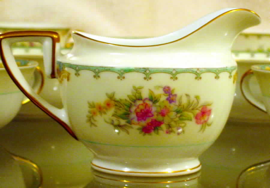 N90 Creamer by Noritake-1