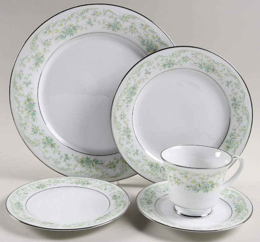 Nantes 5 Piece Place Setting by Noritake-1