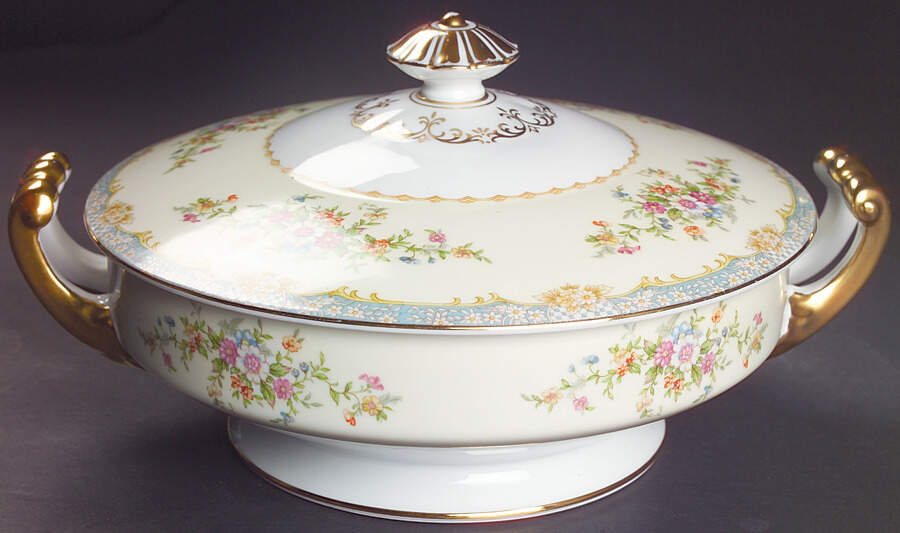 Naomi Round Covered Vegetable by Noritake-1