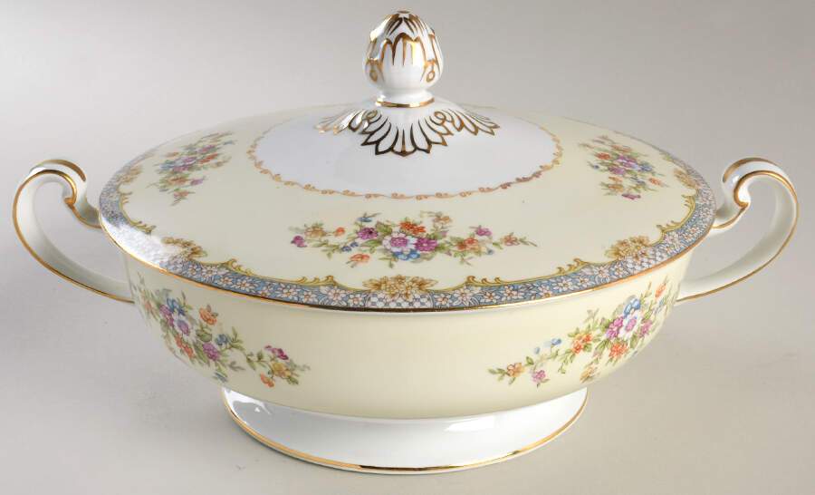 Naomi Round Covered Vegetable by Noritake-1