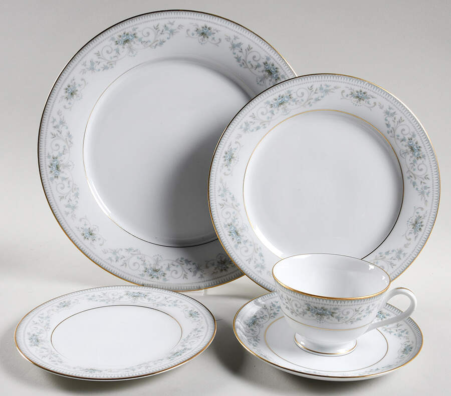 Noble 5 Piece Place Setting by Noritake-1