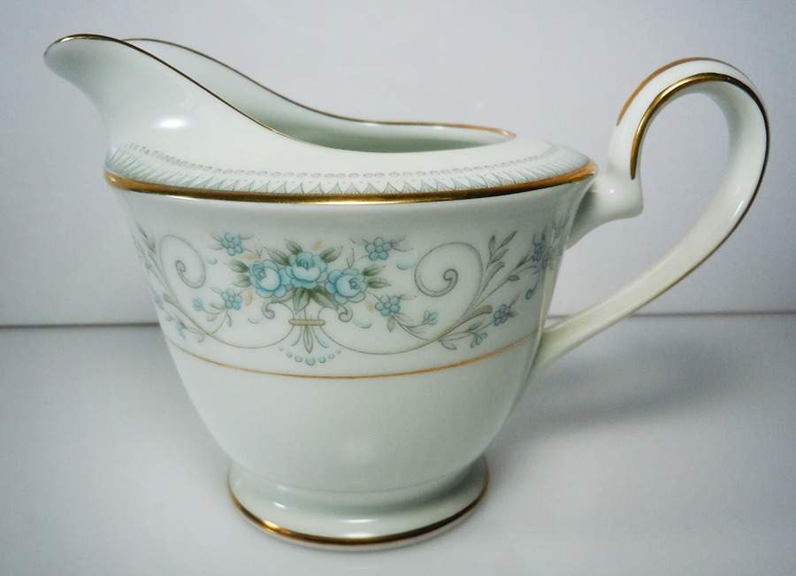 Noble Mini Creamer by Noritake-1
