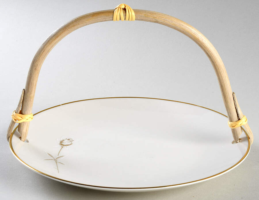 Nora 5 3/8"-5 5/8" Bamboo Handled Serving Plate  HC by Noritake-1