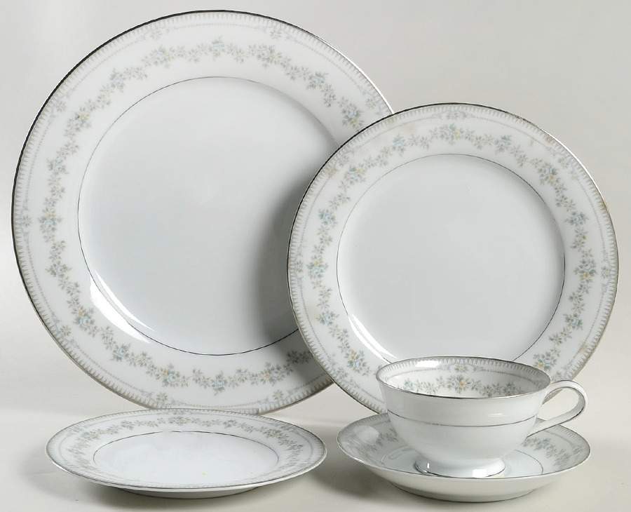 Norwood 40 Piece Estate Set by Noritake-1