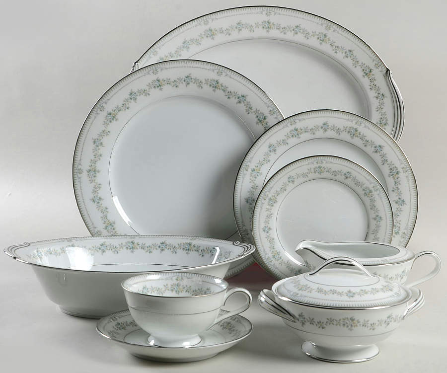 Norwood 45 Piece Starter Set by Noritake-1