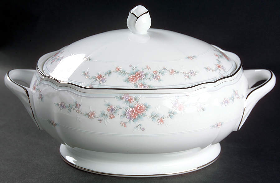 Oakmont Oval Covered Vegetable by Noritake-1