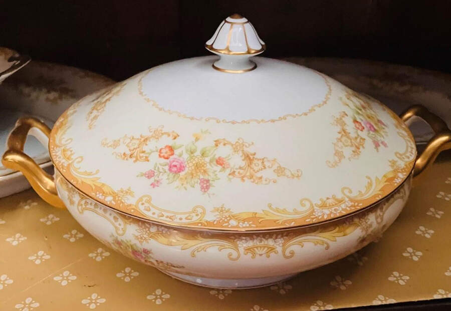 Olivia Round Covered Vegetable by Noritake-1