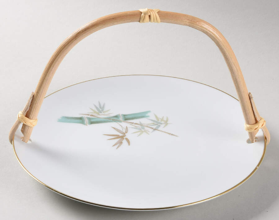Oriental 5 3/8"-5 5/8" Bamboo Handled Serving Plate  HC by Noritake-1