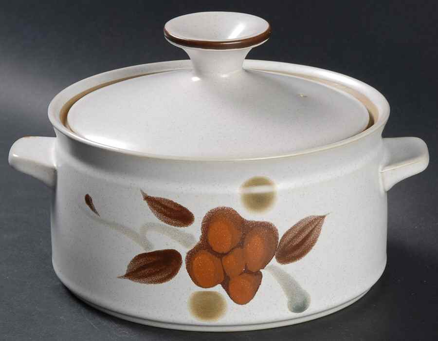 Orinda 2.25 Qt Round Covered Casserole by Noritake-1
