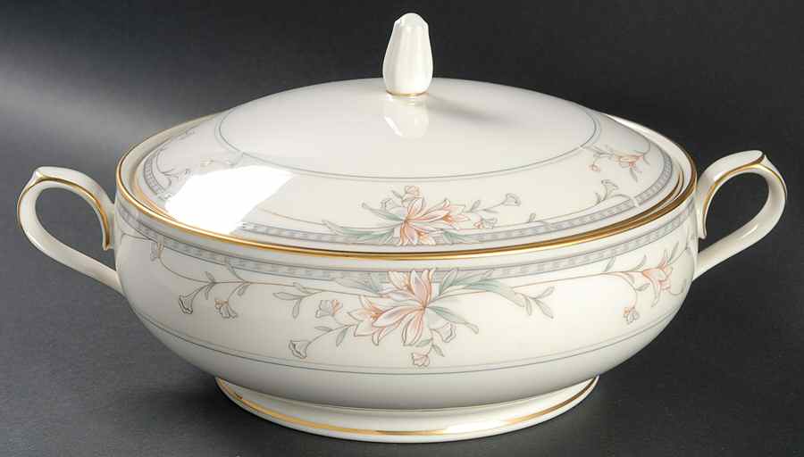 Orient Point Round Covered Vegetable by Noritake-1