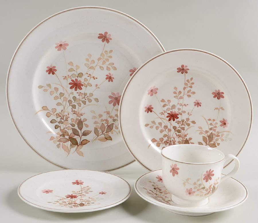 Outlook 40 Piece Estate Set by Noritake-1