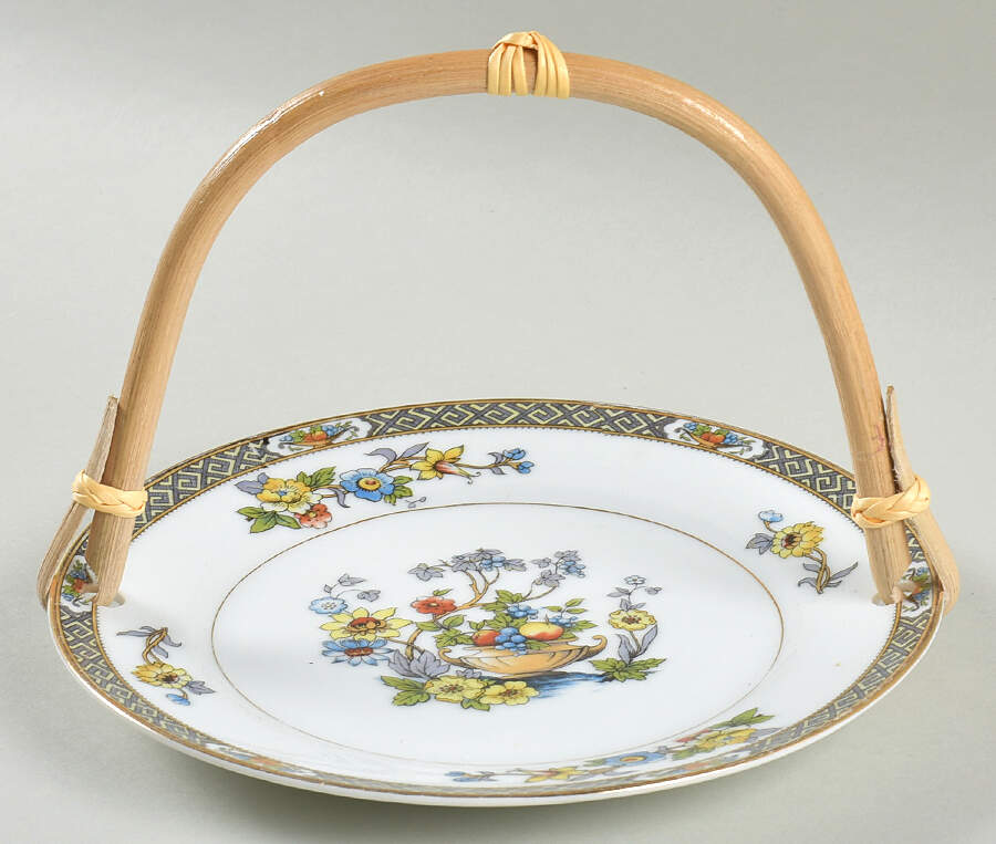 Paisley 5 3/8"-5 5/8" Bamboo Handled Serving Plate  HC by Noritake-1
