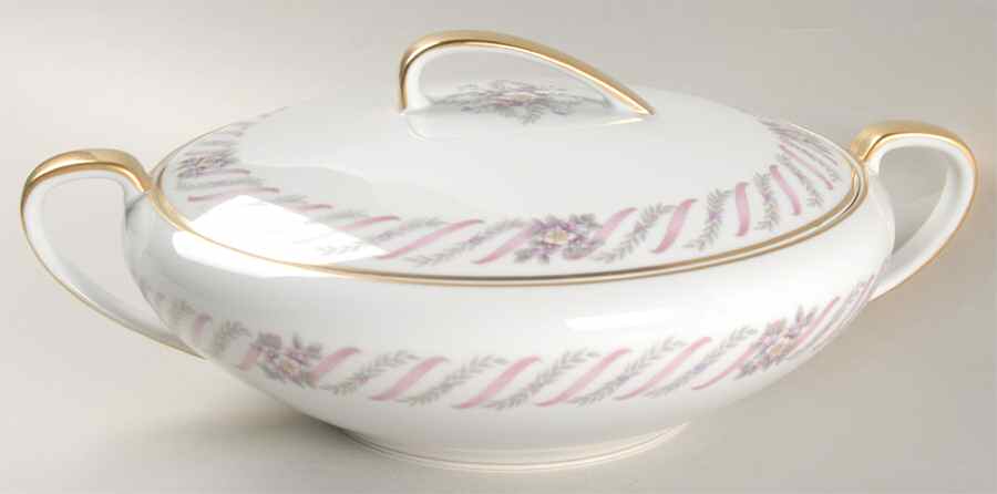 Pamela Round Covered Vegetable by Noritake-1