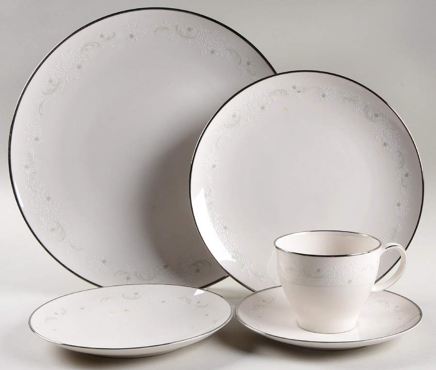 Pamela 5 Piece Place Setting by Noritake-1