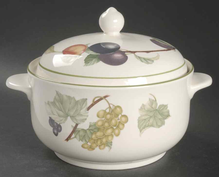 Paradise 1.25 Qt Round Covered Casserole by Noritake-1