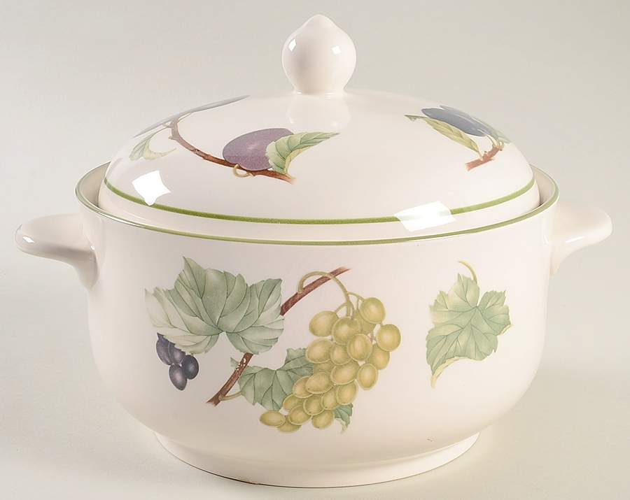 Paradise 2 Qt Round Covered Casserole by Noritake-1