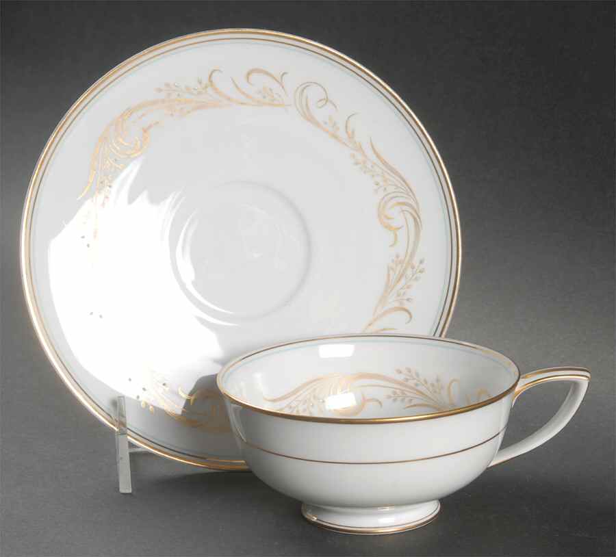Parklane Footed Cup & Saucer Set by Noritake-1
