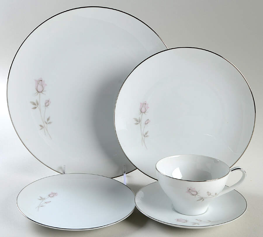 Pasadena 40 Piece Estate Set by Noritake-1
