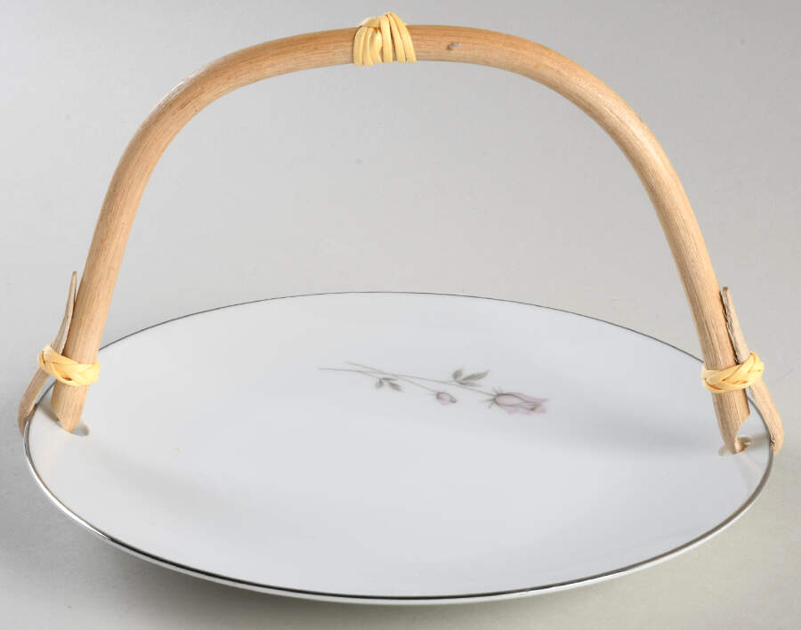 Pasadena 5 3/8"-5 5/8" Bamboo Handled Serving Plate  HC by Noritake-1