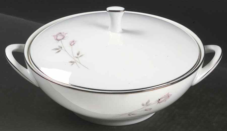 Pasadena Round Covered Vegetable by Noritake-1