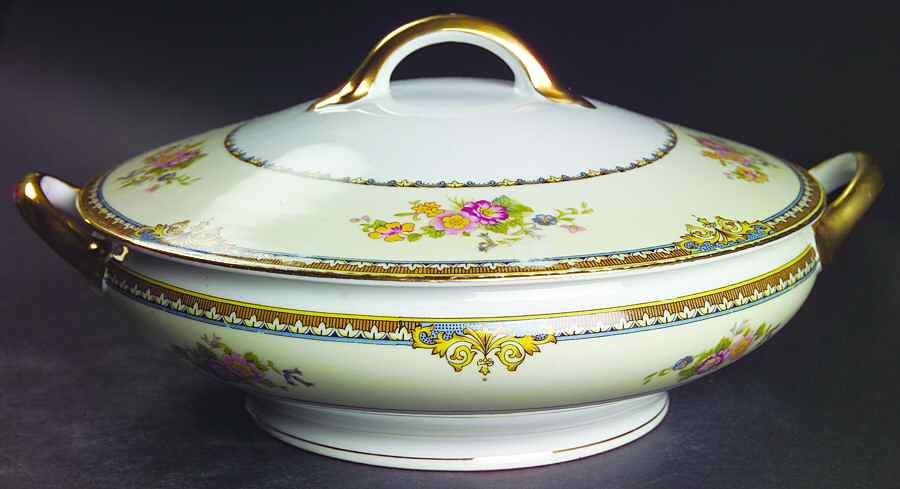 Pasadena Round Covered Vegetable by Noritake-1