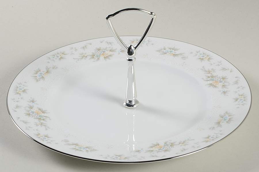 Patience Round Serving Plate with Handle (DP) by Noritake-1