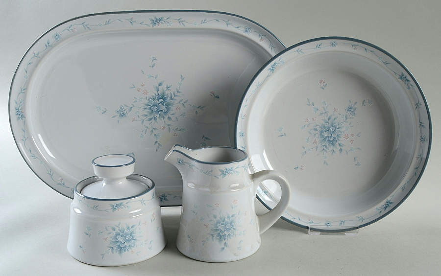 Penzance 5 Piece Hostess Set by Noritake-1