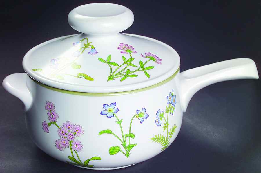Petals Plus 1.25 Qt Round Covered Casserole by Noritake-1