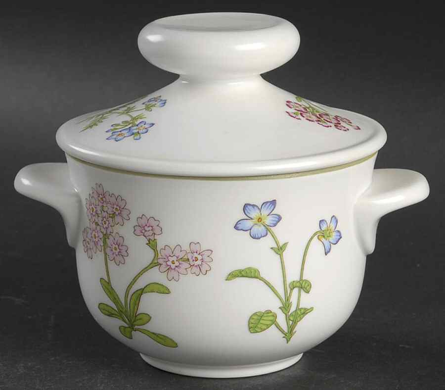 Petals Plus Individual Casserole & Lid by Noritake-1