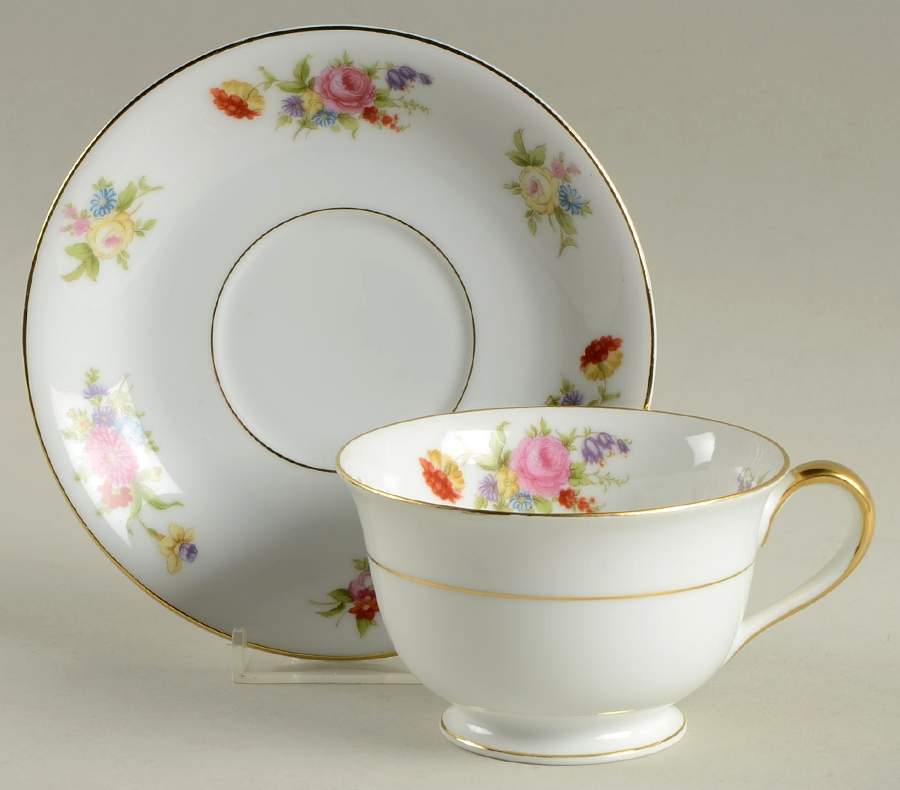 Phyllis Oversized Cup & Saucer Set by Noritake-1