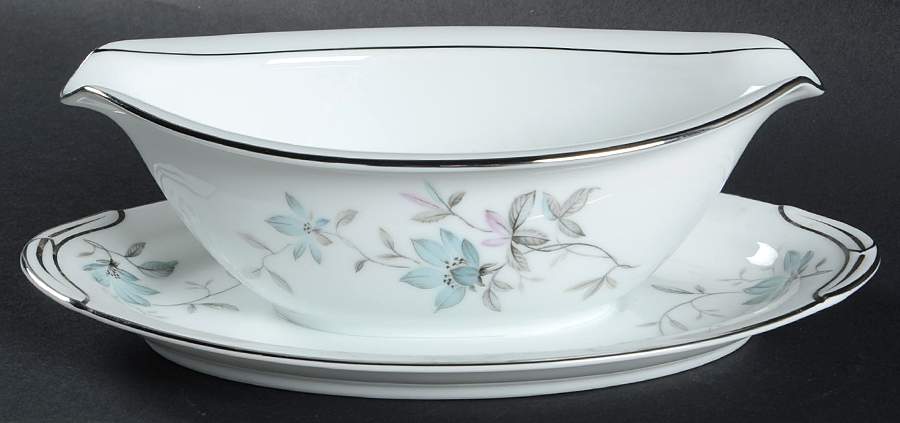 Pomona Gravy Boat with Attached Underplate by Noritake-1