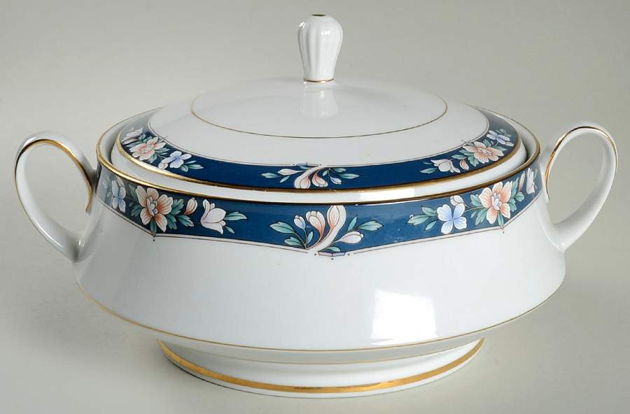 Prescott Round Covered Vegetable by Noritake-1
