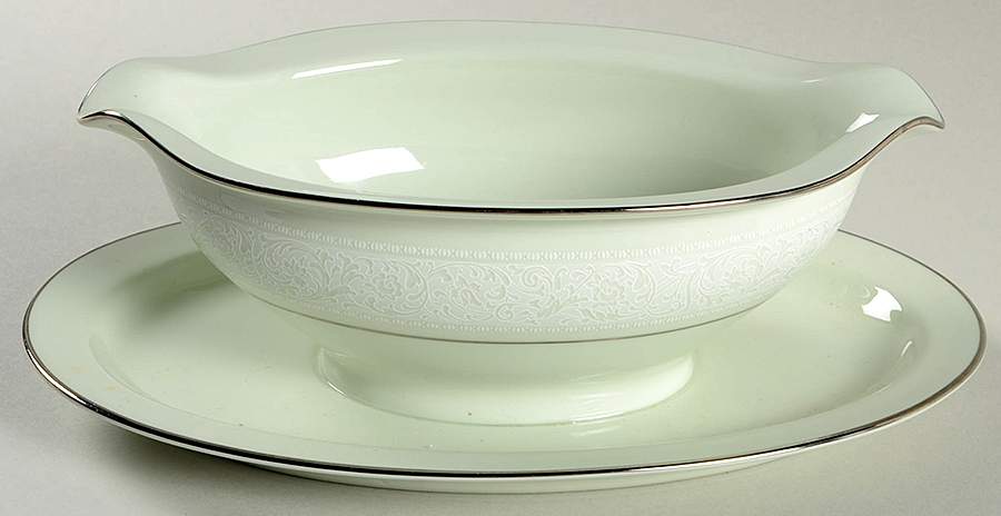 Promise Me Green Gravy Boat with Attached Underplate by Noritake-1