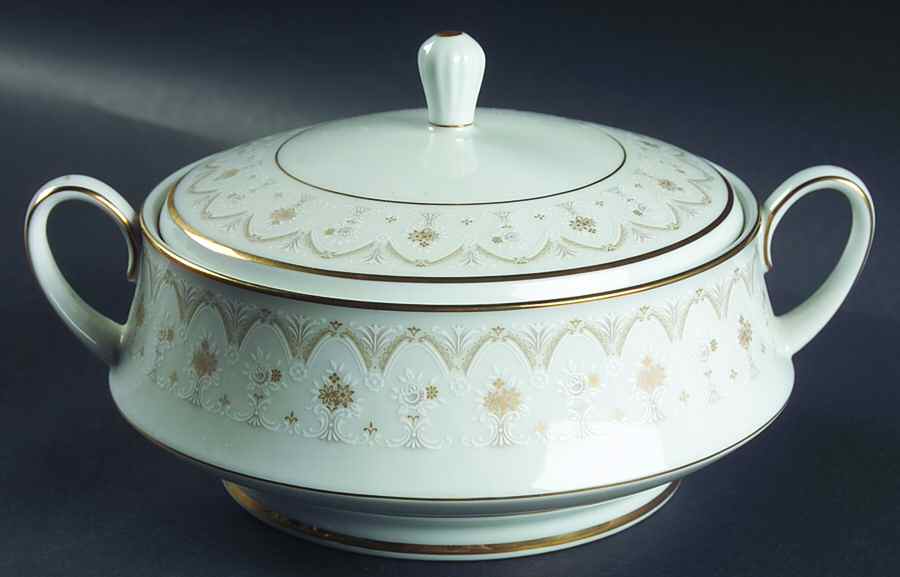 Prudence Round Covered Vegetable by Noritake-1