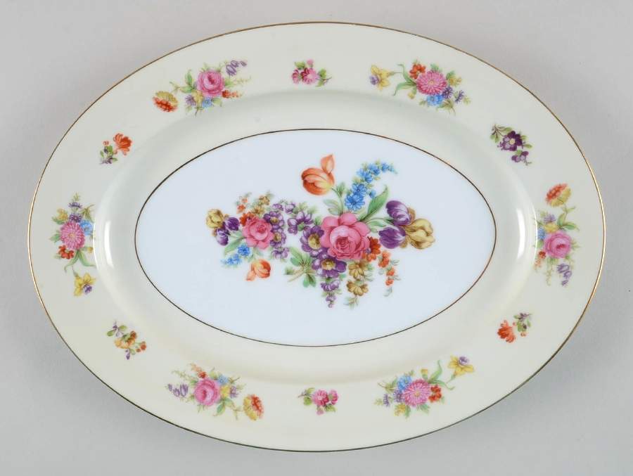 Queen Anne 11" Oval Serving Platter by Noritake-1