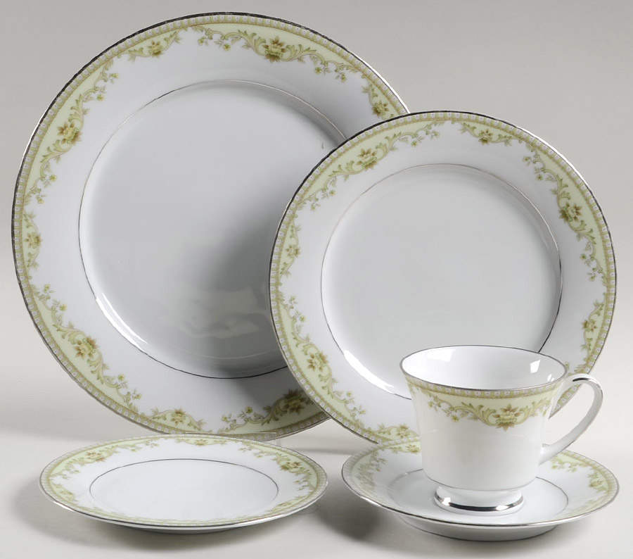 Raleigh 40 Piece Estate Set by Noritake-1
